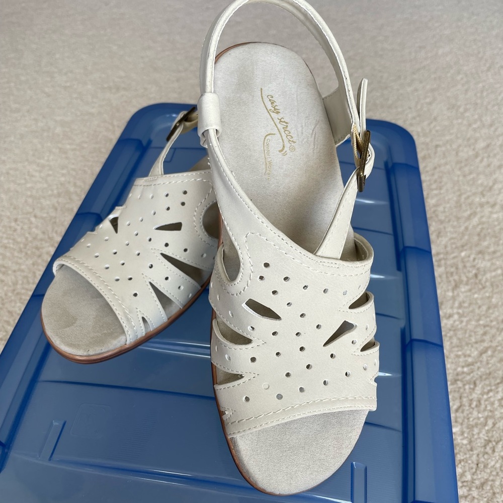 Casual sandals